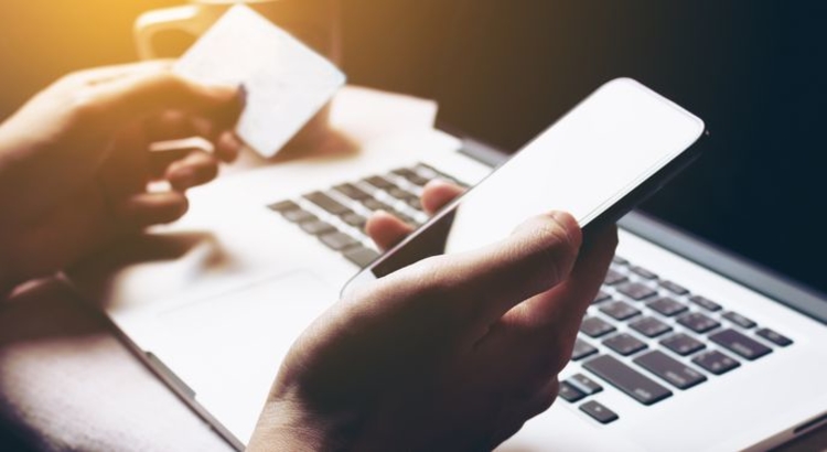 Onlinebuchung Foto iStock wutwhanfoto